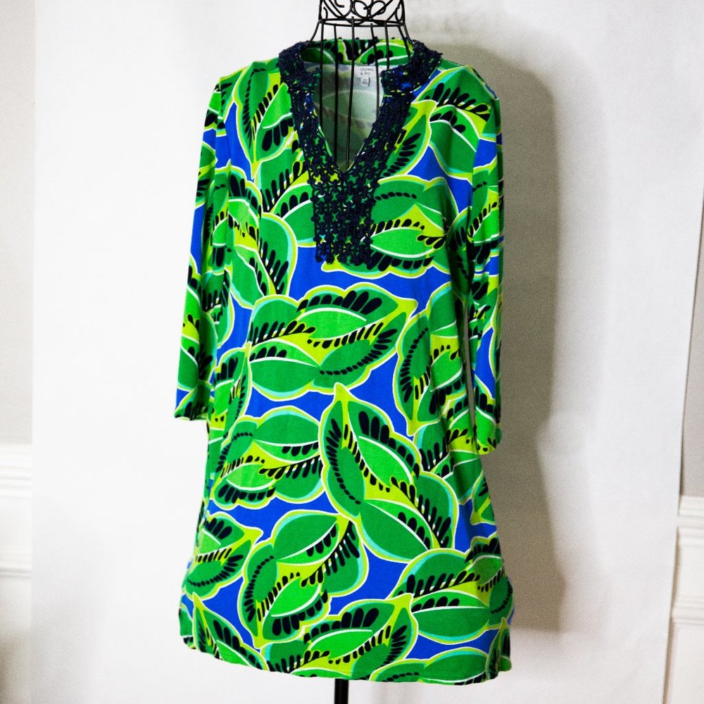 crown and ivy dress, size XS, Vibrant, Excellent Condition, NWOT